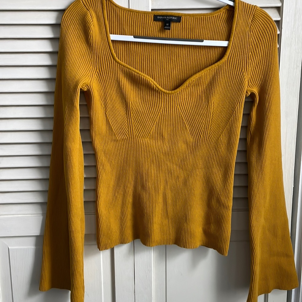 Mustard-colored Banana Republic top, size M. Washed but never worn.